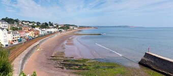 Cottage in Devon with Hot Tub & Dartmoor Views