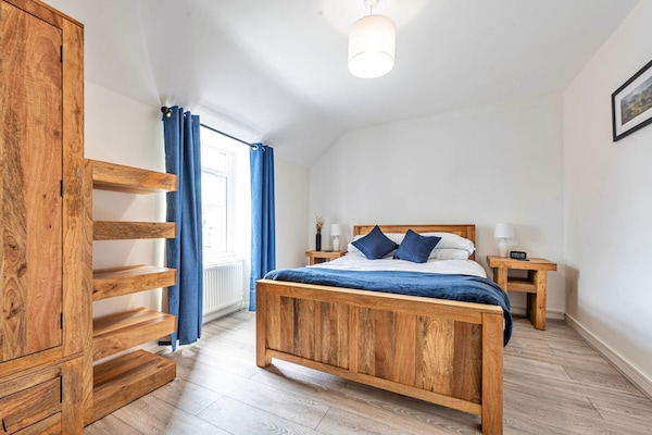 3 bedrooms, iron/ironing board, free WiFi