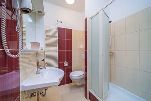 Jabón, shampoo, papel de baño