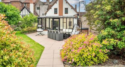 Cottage in Bridgnorth with Hot Tub & Garden