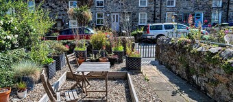 Pet-Friendly scenic cottage in Snowdonia, No Deposit