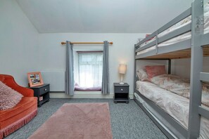 2 habitaciones, tabla de planchar con plancha y wifi