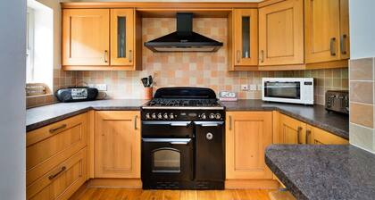 Lodge by River Wye with Private River Access