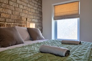 1 bedroom, iron/ironing board, free WiFi