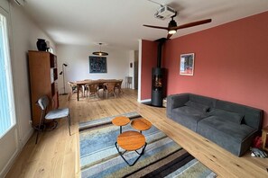 Smart-TV, Kamin, Drucker