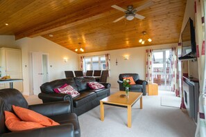 Smart TV, DVD player - Lodge on Rame Peninsula near Freathy Beach (Torpoint)