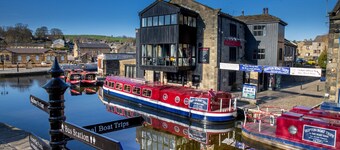 Bright apartment with patio garden, No Deposit