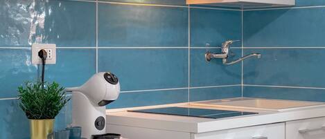 Réfrigérateur, four, plaque de cuisson