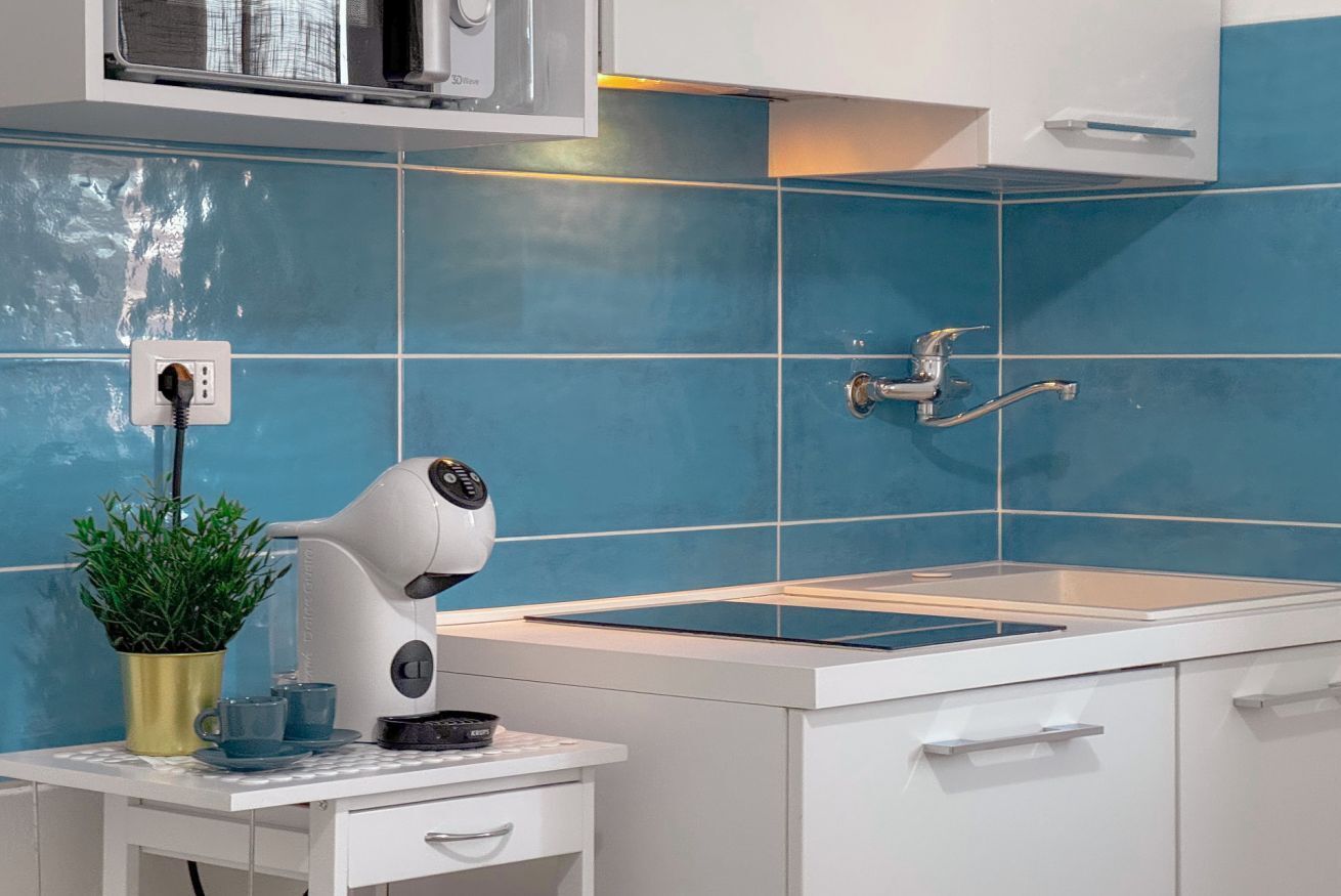 Fridge, oven, stovetop