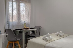 1 chambre, Wi-Fi gratuit, draps fournis