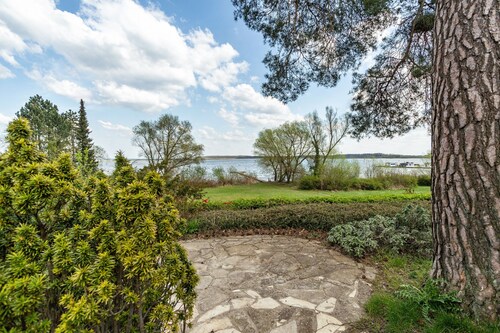 Apartment 'Hs13og mit Müritzblick' with Lake View, Private Garden and Wi-Fi