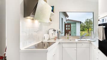 Réfrigérateur, four, plaque de cuisson, lave-vaisselle