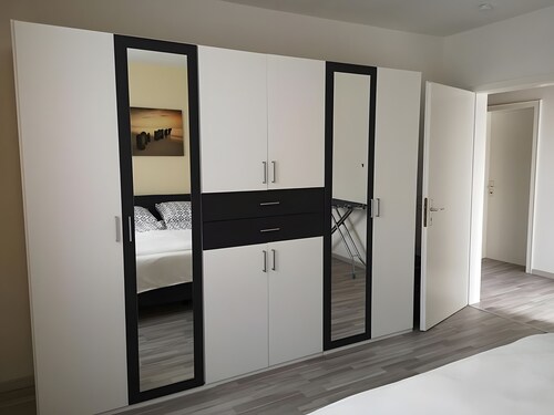 Ferienwohnung 'Am Schloßpark' mit privater Terrasse, privatem Garten und Wi-Fi