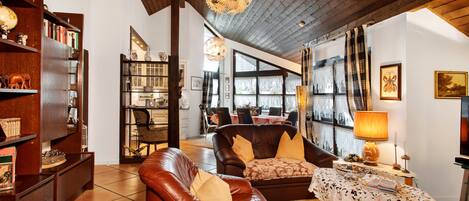 Fernseher, DVD-Player, Stereoanlage