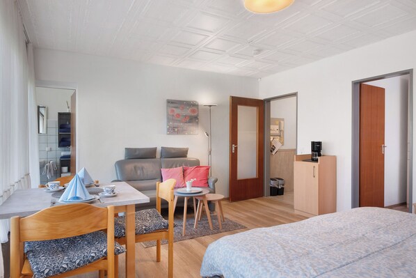 1 habitación y ropa de cama