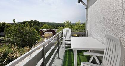 Appartement 'Maria Laach Und NĂŒrburgring' avec balcon et Wi-Fi