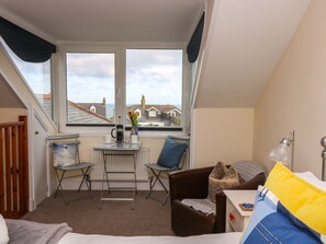 2 habitaciones, decoración personalizada y muebles diferentes 