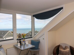 Dining - Breakers Point (St Ives)