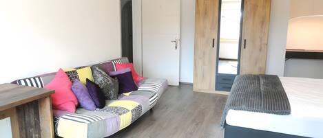 1 chambre, fer et planche Ă repasser, Wi-Fi gratuit, draps fournis