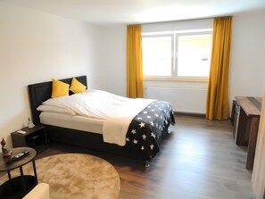 1 habitación, tabla de planchar con plancha, wifi gratis y ropa de cama 