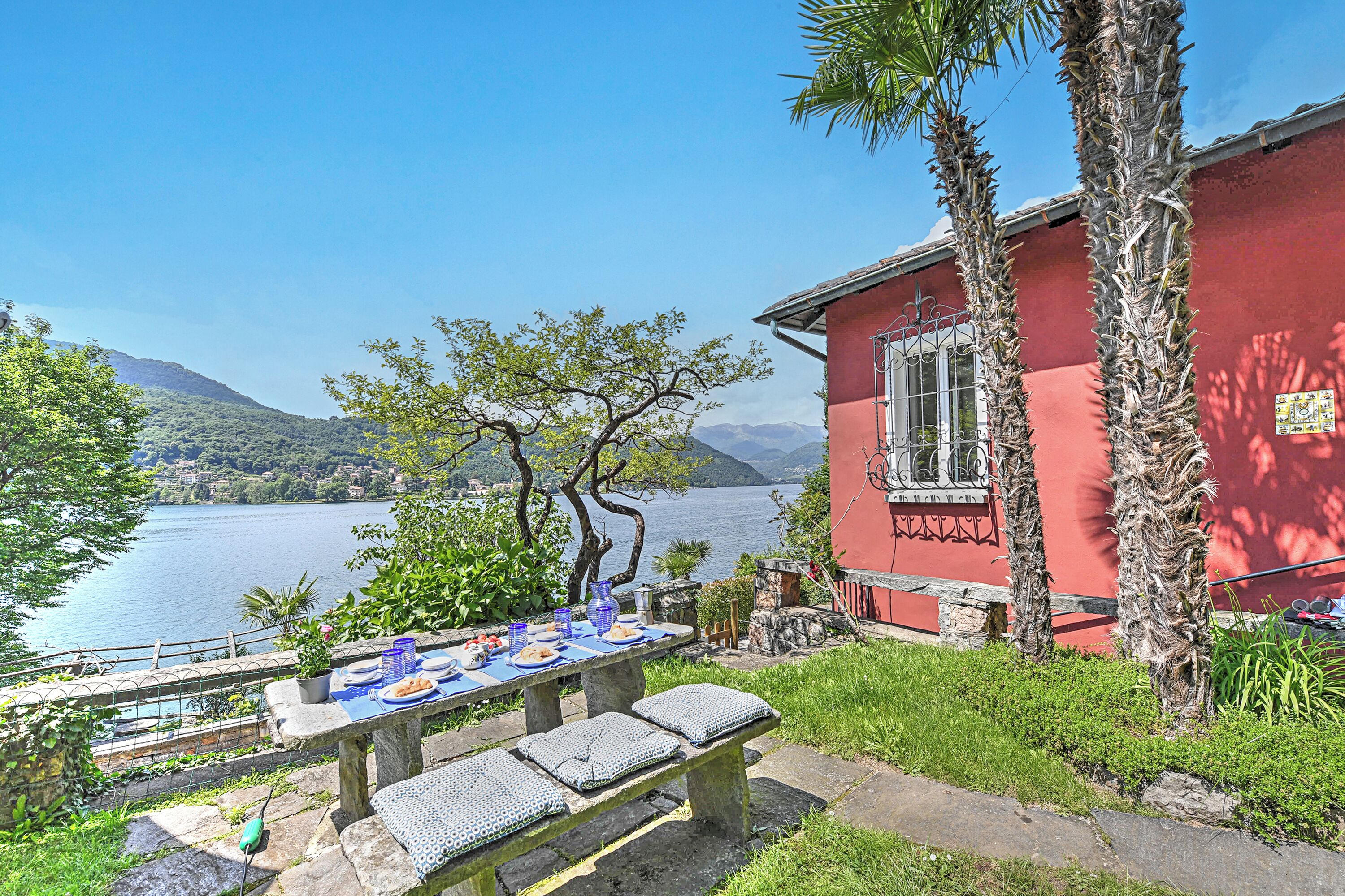 Standard House, Multiple Bedrooms, Lakeside (Mica Aurea Morcote) | Outdoor dining