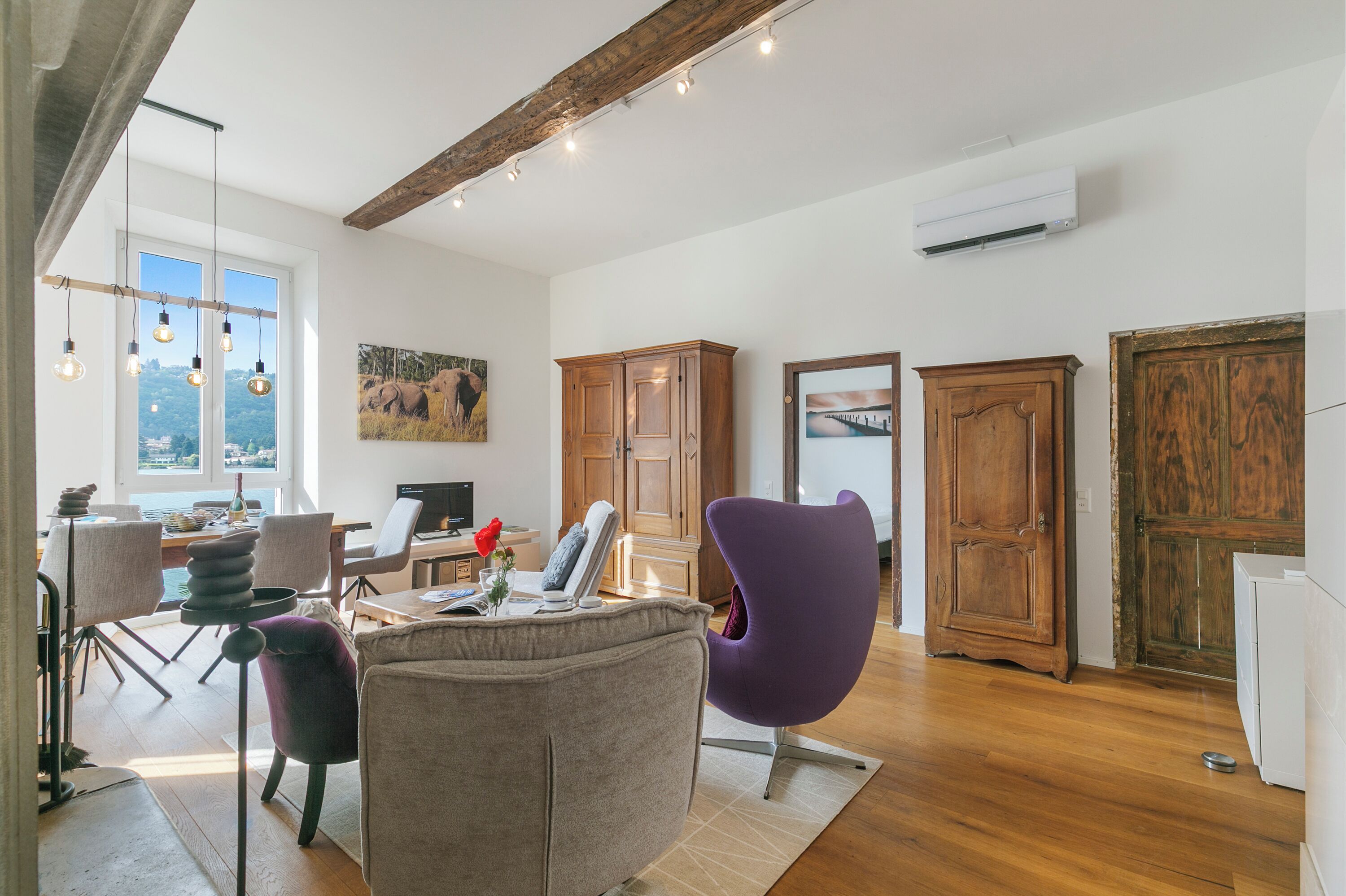 21-inch flat-screen TV with satellite channels, fireplace, stereo