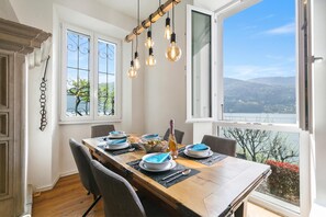Standard House, Multiple Bedrooms, Lakeside (Mica Aurea Morcote) | Dining