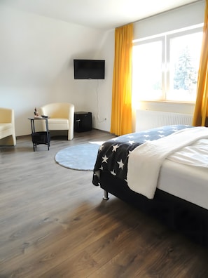 1 bedroom, iron/ironing board, free WiFi, bed sheets - Apartment 'Karins Pension Room 5' with Wi-Fi (Lampertheim)