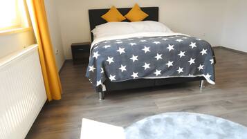 1 chambre, fer et planche à repasser, Wi-Fi gratuit, draps fournis