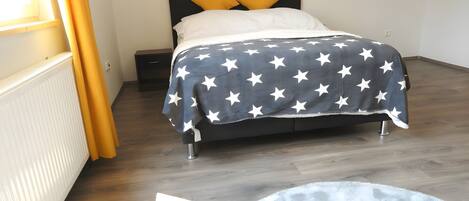 1 Schlafzimmer, Bügeleisen/Bügelbrett, kostenloses WLAN, Bettwäsche