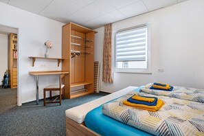 3 habitaciones, tabla de planchar con plancha y wifi gratis 