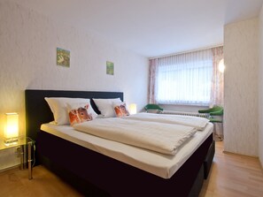1 bedroom, free WiFi, bed sheets - Apartment 'Anna, 40qm' with Shared Terrace, Balcony and Wi-Fi (Bad Rippoldsau-Schapbach)