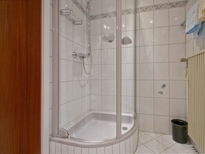 Douche, serviettes fournies
