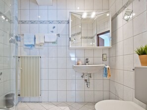 Douche, serviettes fournies