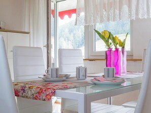Dining - Apartment 'Rosi Mit 80qm' with Shared Terrace, Balcony and Wi-Fi (Bad Rippoldsau-Schapbach)