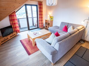 TV, bordtennis og stereoanlegg