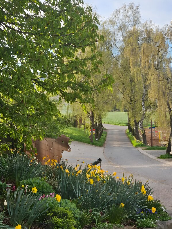 Property grounds - Apartment 'Ferienwohnung Haferkiste' with Mountain View, Shared Terrace and Wi-Fi (Attendorn)