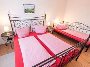 1 bedroom, free WiFi, bed sheets