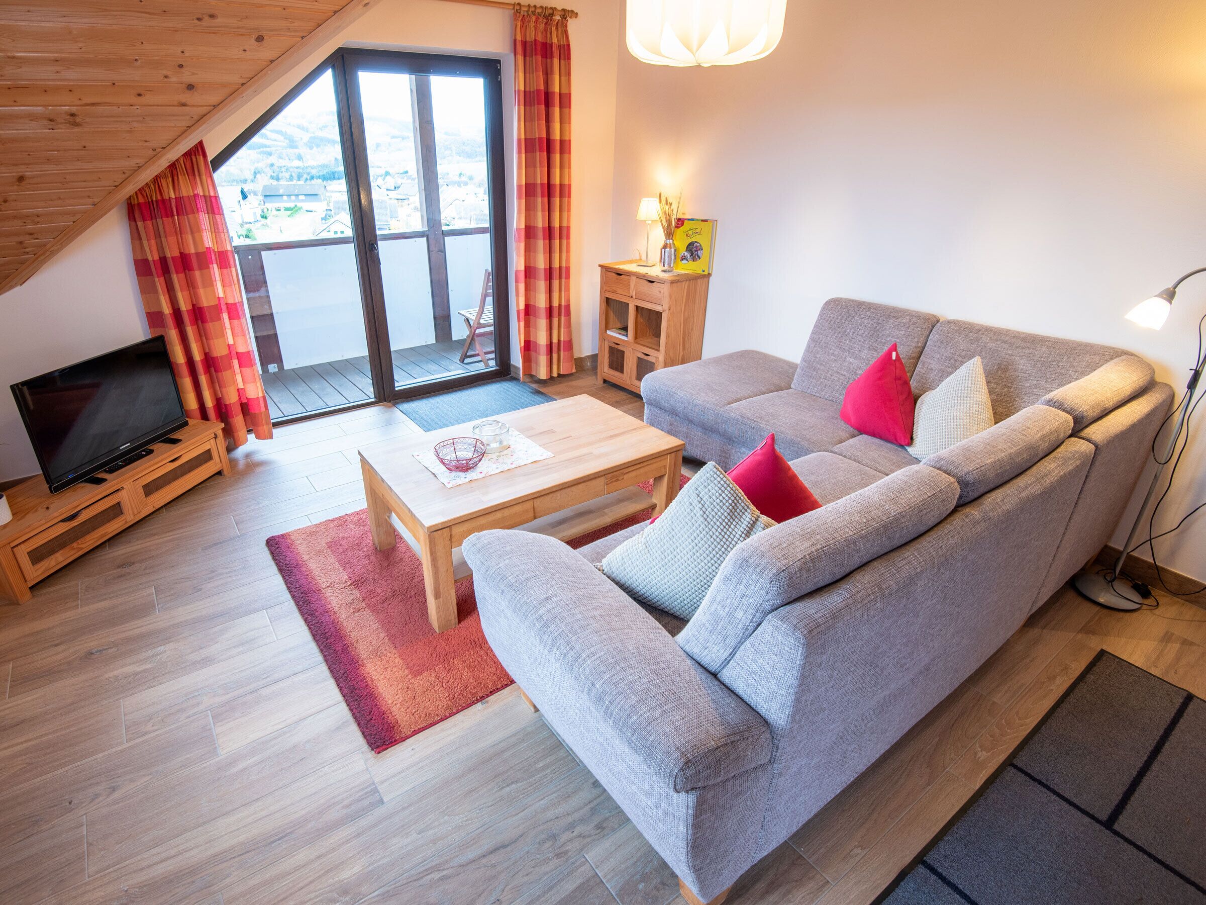 Televisión, tenis de mesa y estéreo 