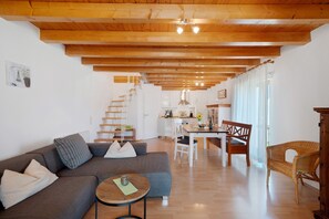 TV, table tennis, stereo