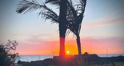 Gugel Waves Seaview 4BR Family Aparts