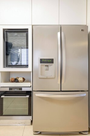 Familie appartement, 4 slaapkamers, veranda, uitzicht op zee | Privékeuken