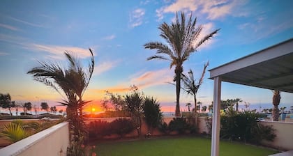 Gugel Waves Seaview 4BR Family Aparts