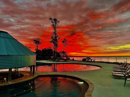 Lagoon Ranch Luxury RV and Cabin Resort