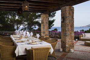Outdoor dining - My Rental Homes | Villa Maggy with sea view and   pool (Banyalbufar)