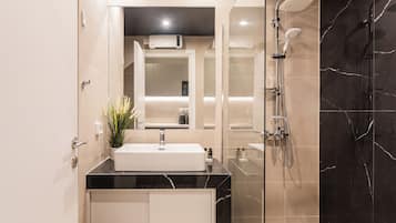 Comfort Apartment, City View | Desk, laptop workspace, blackout curtains, soundproofing