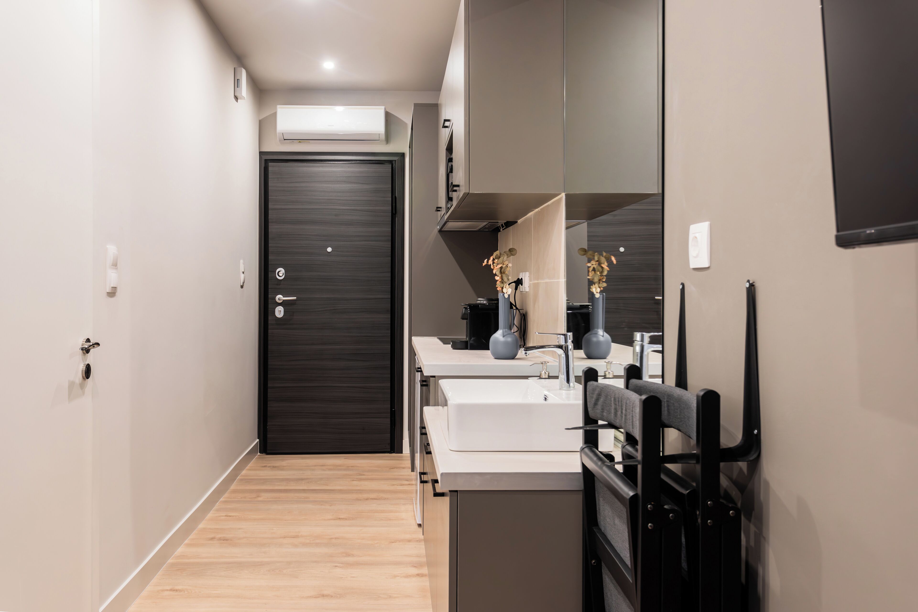 Classic Studio | Desk, laptop workspace, blackout drapes, soundproofing