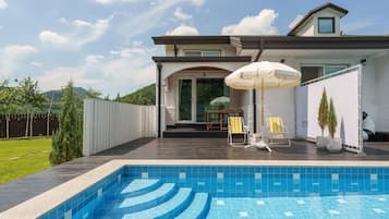 Basic Room, 1 Bedroom (AHouse(Private Jacuzzi/BBQ/Warm Pool)) | 1 bedroom, free WiFi