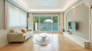 Phòng cơ bản, 1 phòng ngủ (BHouse(Private Jacuzzi/BBQ/Warm Pool)) | 1 phòng ngủ, truy cập Internet không dây miễn phí