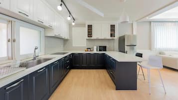 Basic Room, 1 Bedroom (BHouse(Private Jacuzzi/BBQ/Warm Pool)) | 1 bedroom, free WiFi